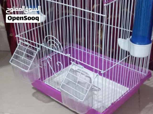 جميل جدا وبحاله جيده وقفص للطيور او للعصافير
