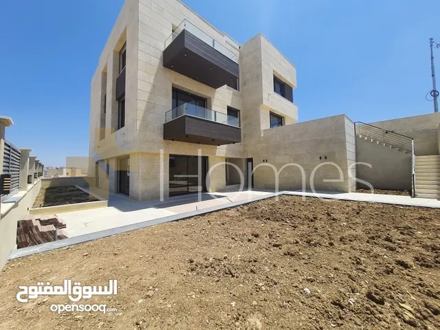 935m2 4 Bedrooms Villa for Sale in Amman Al-Thuheir