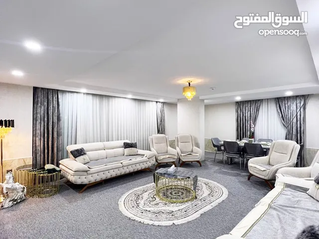 شقه غرفه وصاله مؤثثه VVIP اثاث فاخر للبيع بأنسب السعر