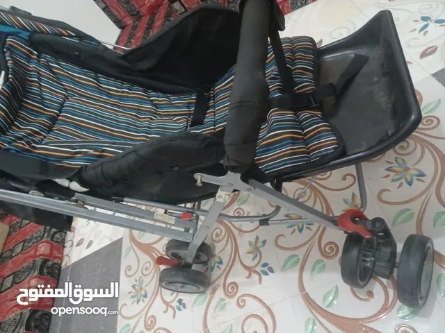 عربيه اطفال مستخدم لكنه نظيفه جدا استخدمته حوالي ثلاثه اشهور فقط حاجه حلوووه وفخمه