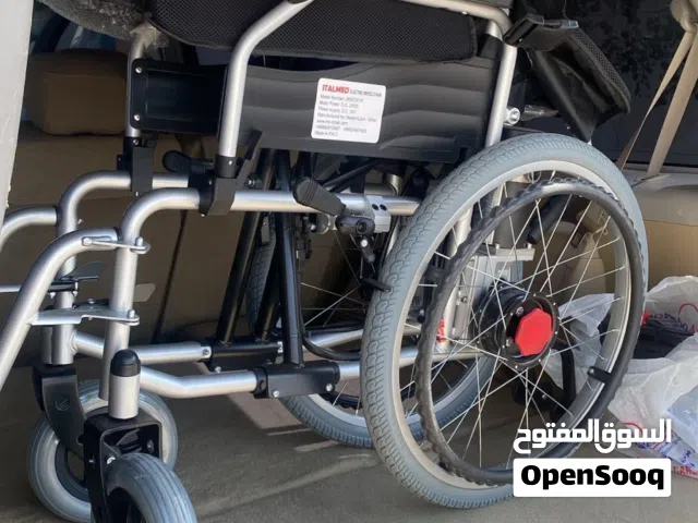 كرسي كهربائي لذو احتياجات الخاصه كرسي جديد و نضيف