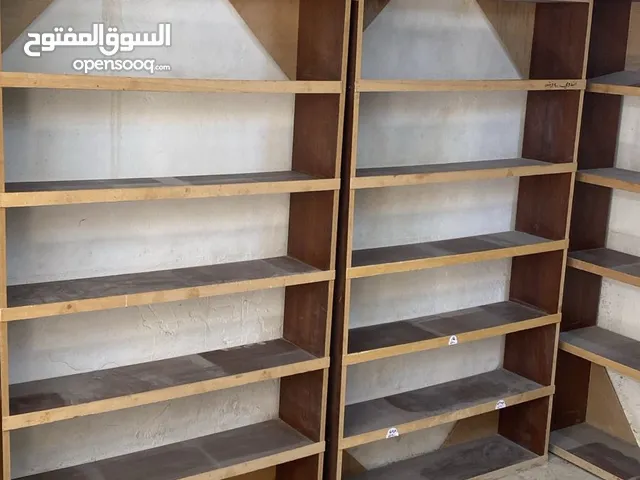 رفوف للبيع