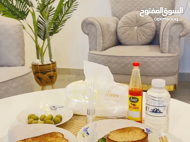 عرض خاص إستراحه للإيجار ب7 ريال يوجد Wi-Fi وشاشة تلفزيون وجلسة خارجيه في بركاء الرميس وراجع التفاصيل