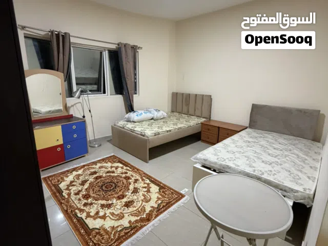 ساكن شباب وعمال