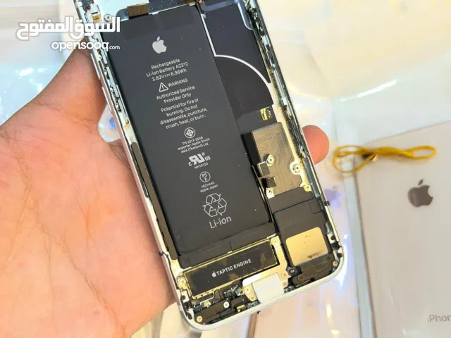 يوجدلدينا  قطع غيار ايفونات  شاشات وعضمات وبطاريات وكاله