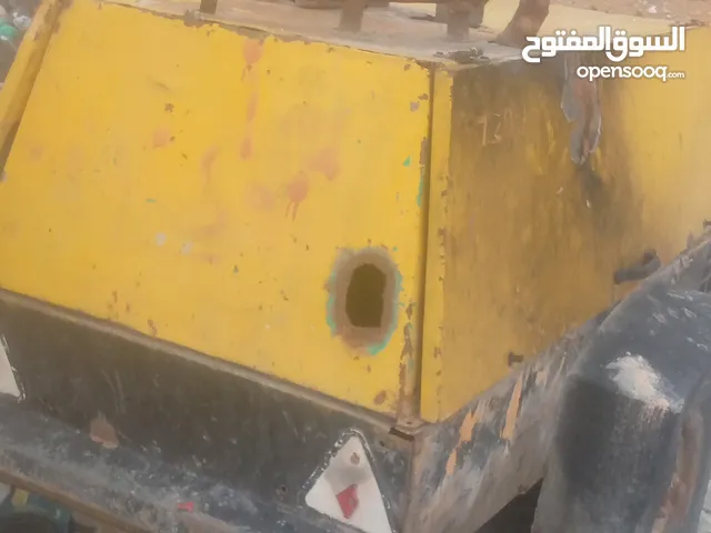 كمبريسه دوس الماني 3 سلندر للبيع بحاجه الي رنج للبيع في الزرقاء