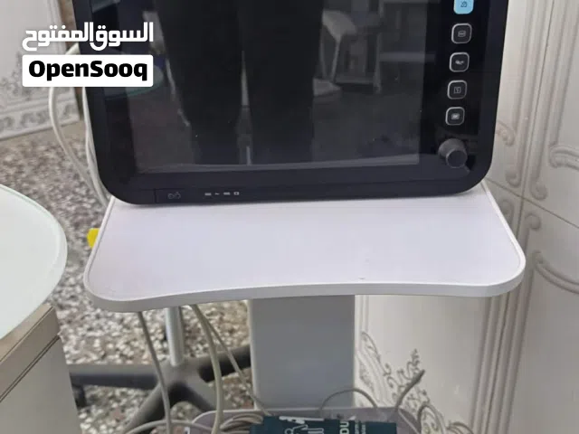 مواد واثاث عيادة تمريضية للبيع جهاز تخطيط وكذلك جهاز مونتر وسديات وترولي