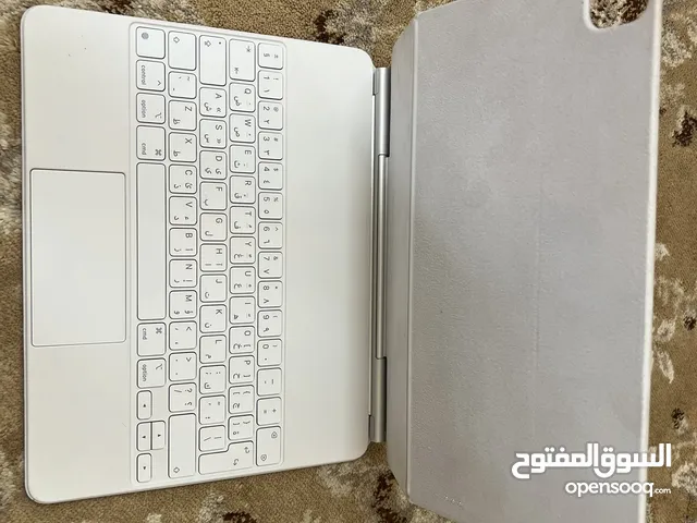 Apple iPad Pro 6 256 GB in Farwaniya