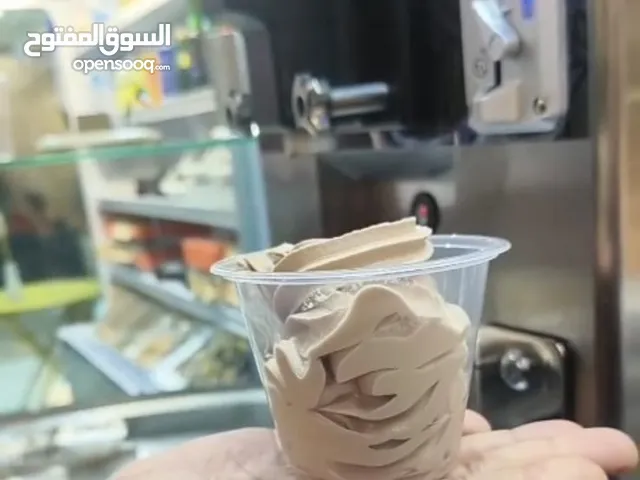 للبيع بنص السعر مكينة آيس كريم أمريكية جديدة استعمال 14 يوم فقط