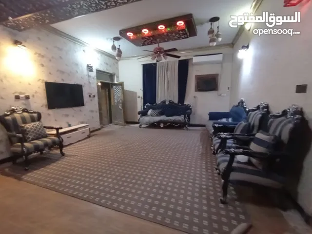 200 m2 5 Bedrooms Townhouse for Rent in Basra Other