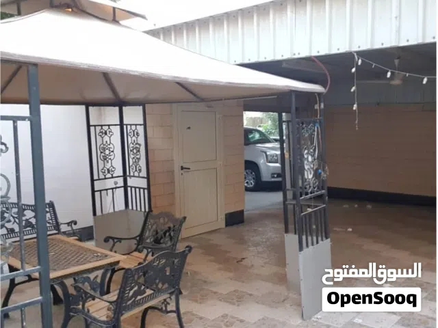 300 m2 4 Bedrooms Townhouse for Rent in Central Governorate Zayed Town