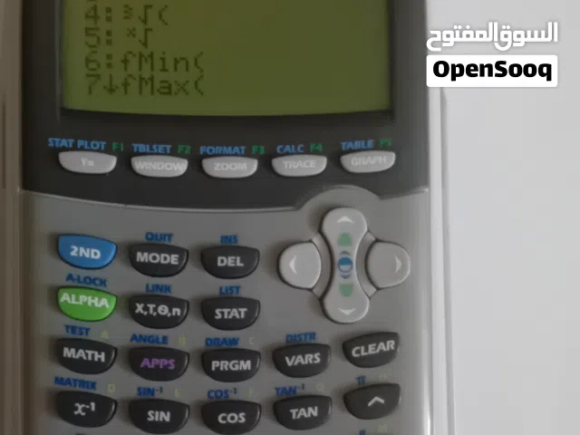 الة حاسبة للتخصصات العلمية والهندسة TI-84 بسعر حرق