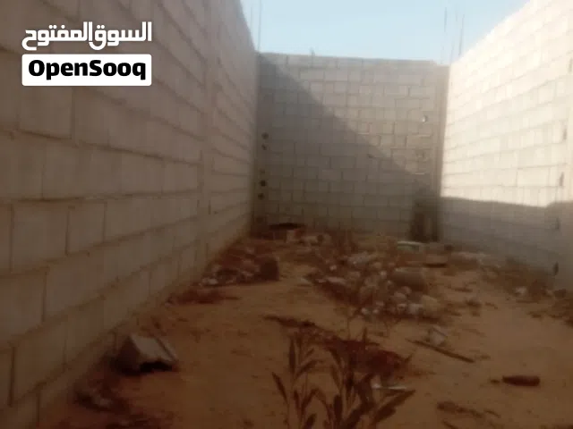 محل تجاري بجانب بوابة الدافنيه
