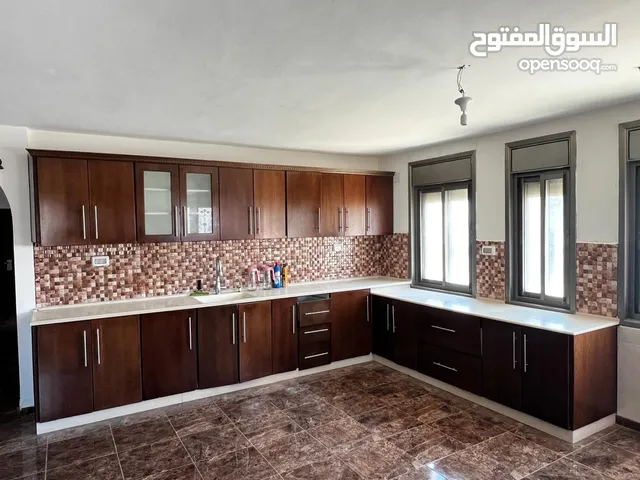 مطبخ مستعمل مع الشايش شبه جديد