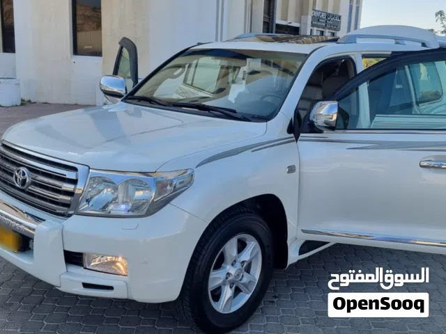Used Toyota Land Cruiser in Muscat