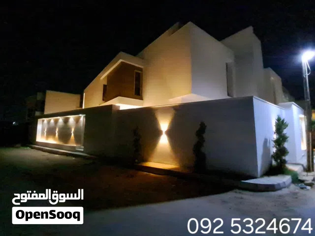 370 m2 4 Bedrooms Villa for Sale in Benghazi Venice
