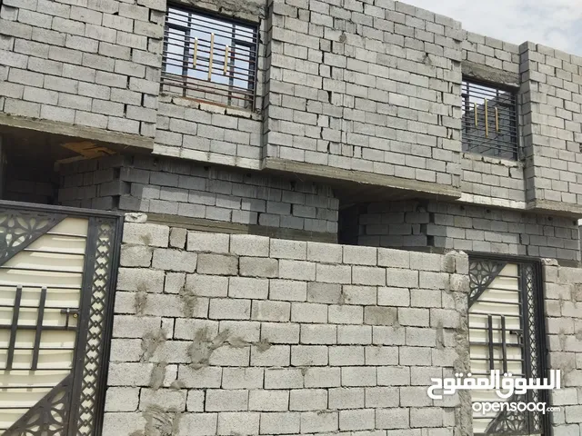 200 m2 3 Bedrooms Townhouse for Sale in Basra Tannumah