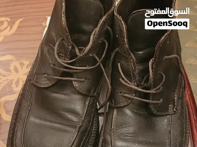 للبيع حذاء اكتيف جلد ايطالي مقاس 43