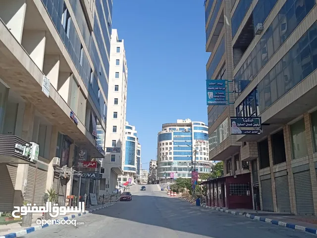 مكتب للبيع بجانب مجمع البساتين/نابلس