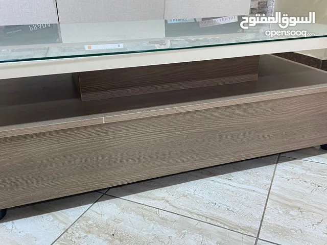 طوله وسط لغرفه القعده مع لوح زجاج و 3 طولات ملحق