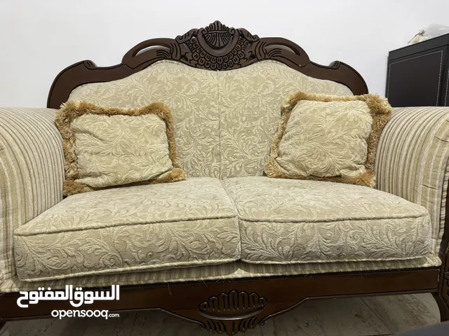 اثاث بيت كامل للبيع طاولات وسط وخزانة احذية وطقم كنب وكراسي حديد وحرامات مجوز طاولة تلفزيون صوبات
