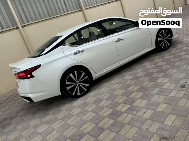 Used Nissan Altima in Um Al Quwain