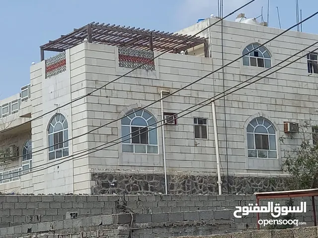 17 m2 More than 6 bedrooms Villa for Sale in Aden Other