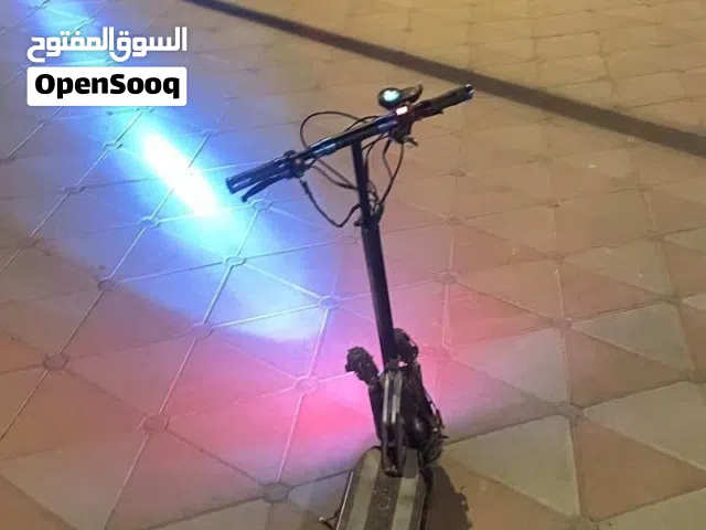 سكوتر الوحش نظيف ومافيه شي