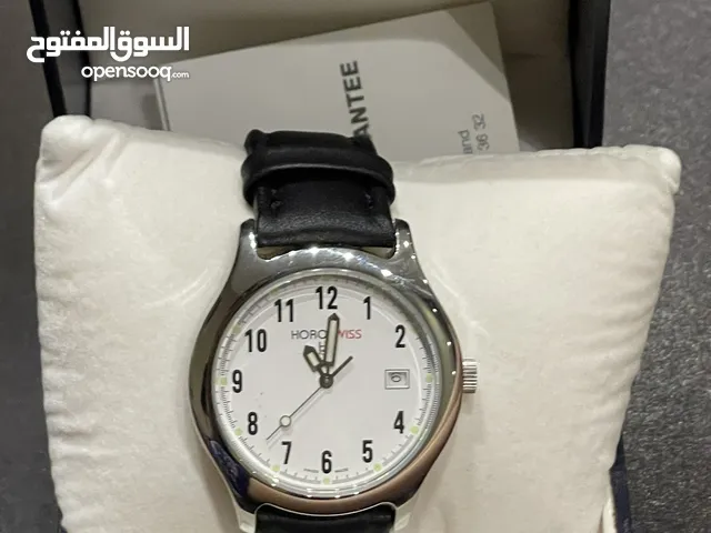ساعة جلد سوداء أنيقة بتصميم كلاسيكي عصري، تجمع بين الفخامة والبساطة لتكمل أناقتك راقيه وحلوة جميلةة