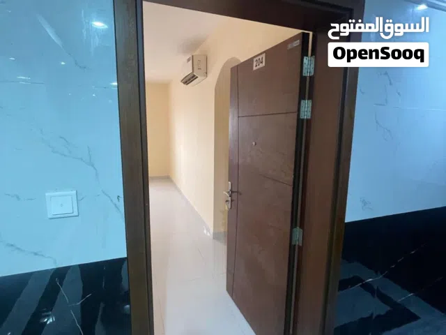 فرصة مميزة – شقة غرفتين وصالة 3 حمامات بالجرف 3 قريبة من السوق الصيني