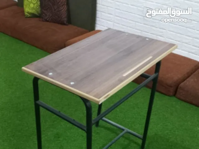 طاولة معلم