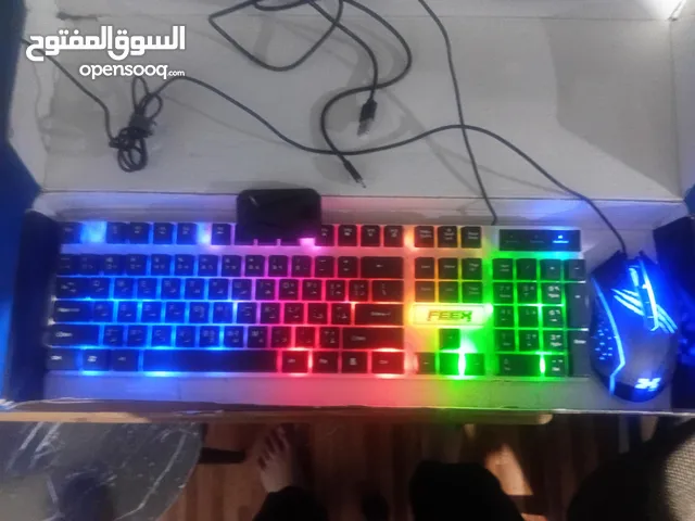كيبورد وماوس قيمنق مع قطعة تلفون للبيع