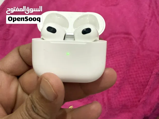 سماعة ايربودز 3 اصلية وبدون اي عيوب للبيع