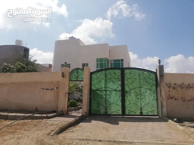 250 m2 More than 6 bedrooms Villa for Sale in Aden Other