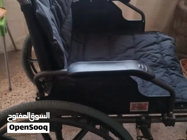 كرسي متحرك كبار السن