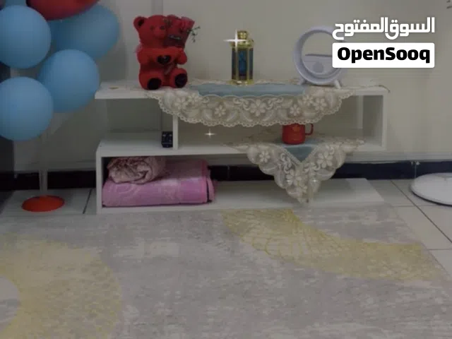 مكتبه تلفزيون استخدام 6 شهور مع سجادة