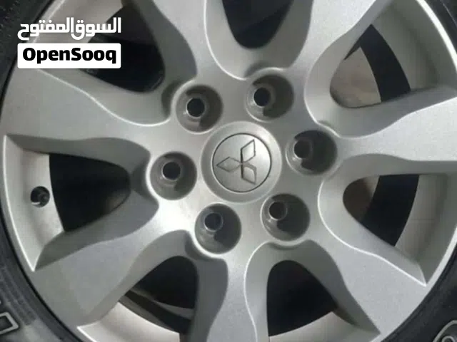 جنط ميتسوبيشي باجيرو مع كوشوك جديد موديل 2016 بحاله جديده