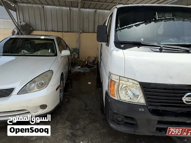 Lexus as 2005.  و باص 15 راكب 2011