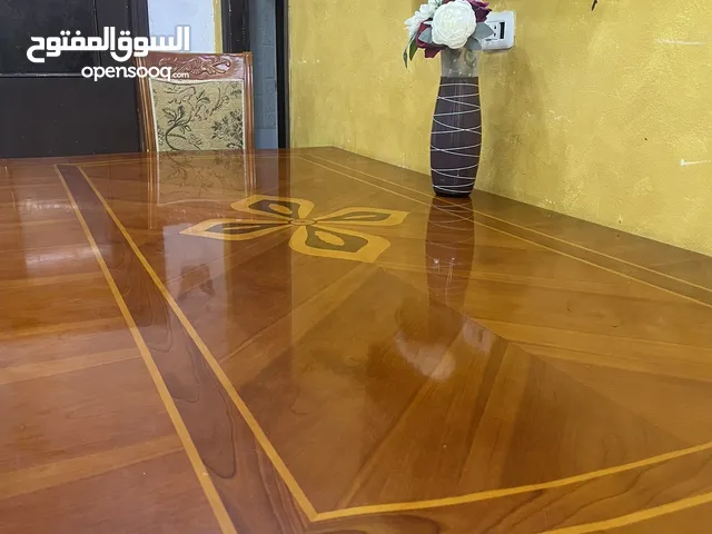 طاوله مستعمله نضيفه جدا