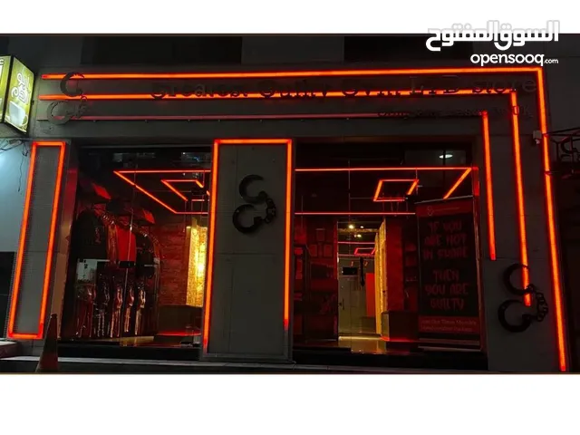 محل تجاري مميز للأيجار في منطقة حيوية