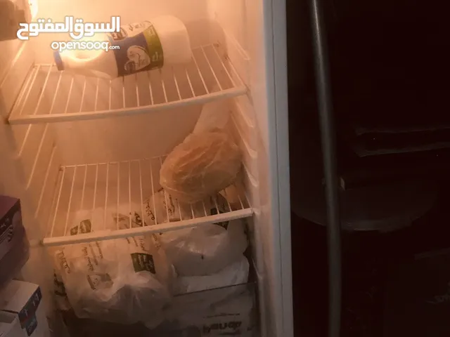 ثلاجه بحاله جيده