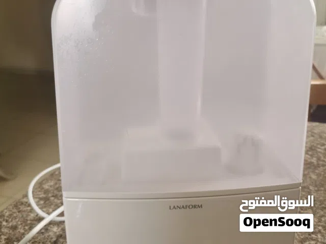 Lightly used air humidifier