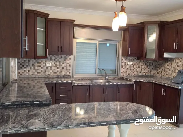 160 m2 3 Bedrooms Townhouse for Sale in Ramallah and Al-Bireh Al Masyoon