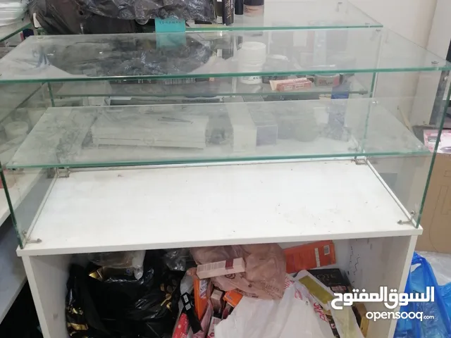 عارضات كوزمتك للبيع