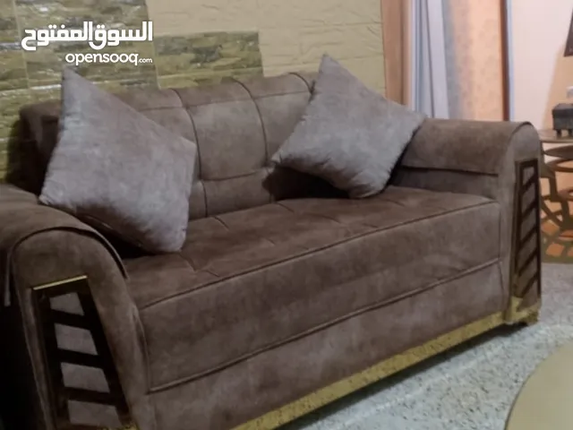 كنب للبيع.
