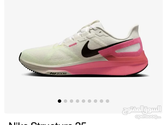 Nike Structure 25