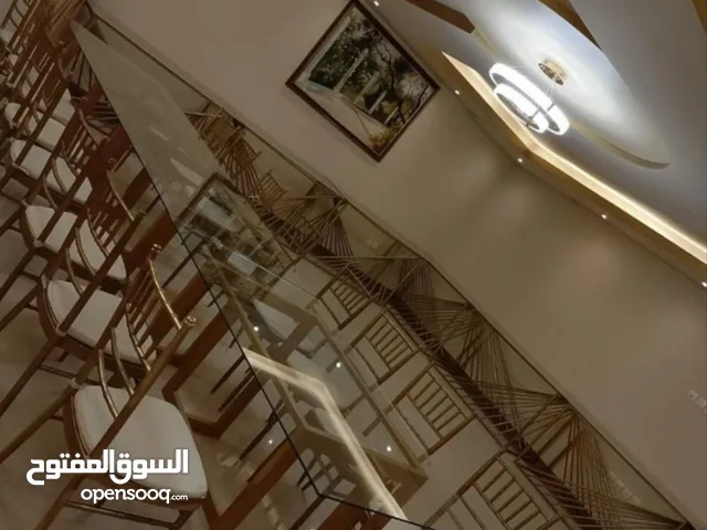 تجهيزات كاملة من الكراسي للخيم... لمسة فخامة لكل مناسبة