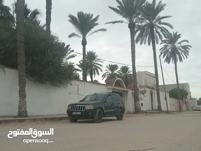 محرك 47 V8 المحرك وكمبيو في حالة جيده جدا السيارة تبي دروه علي الهيكل وشوية صالة