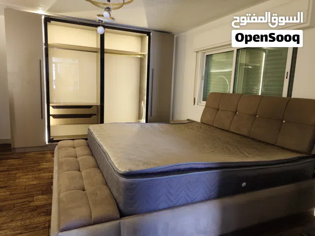غرفة نوم كاملة لون لاتيه شبه جديد