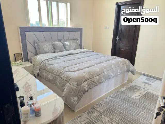 غرفة نوم كاملة نظيفة وجديدة